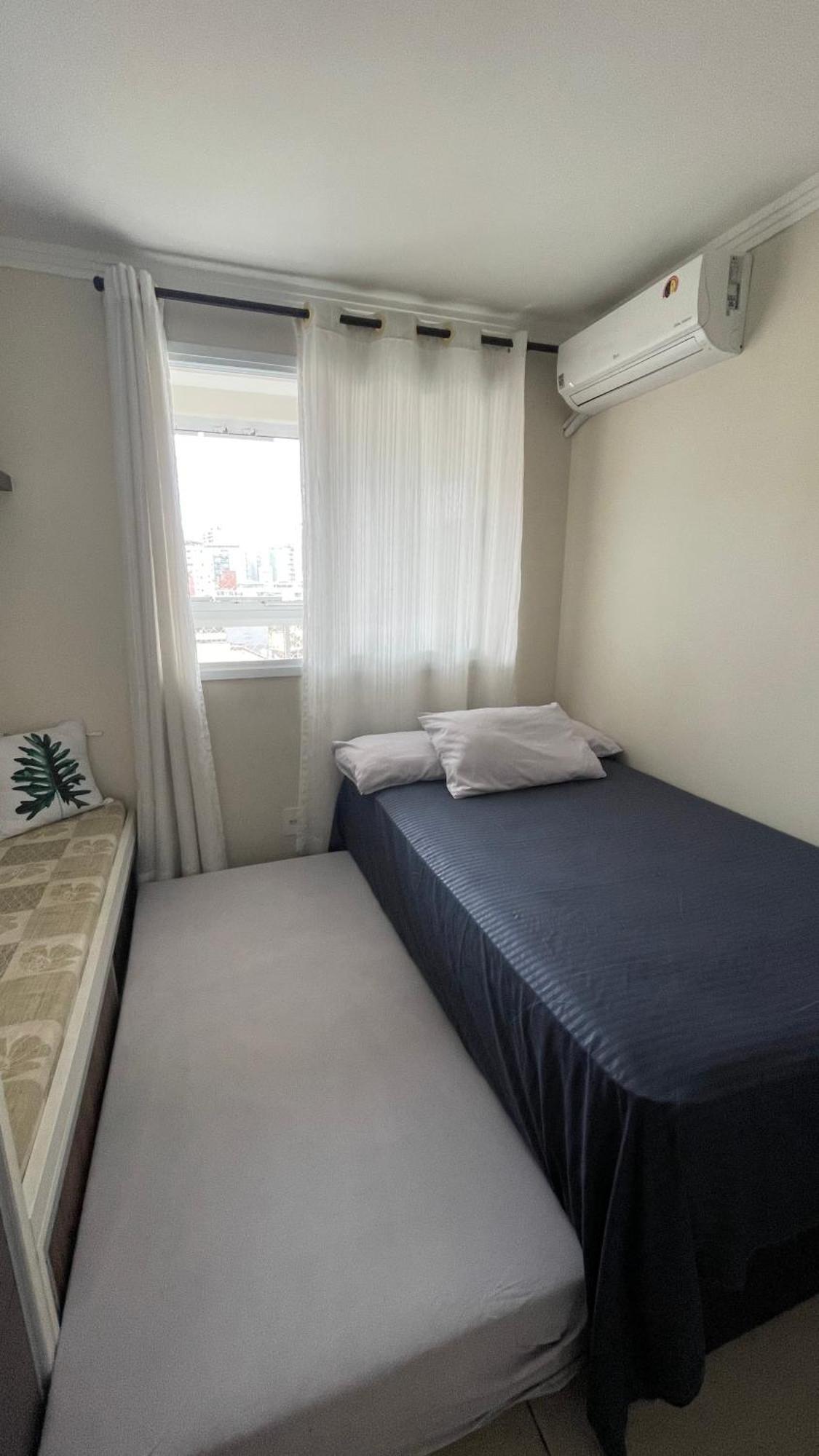 Apartamento Praia Das Asturias Гуаружа Екстер'єр фото